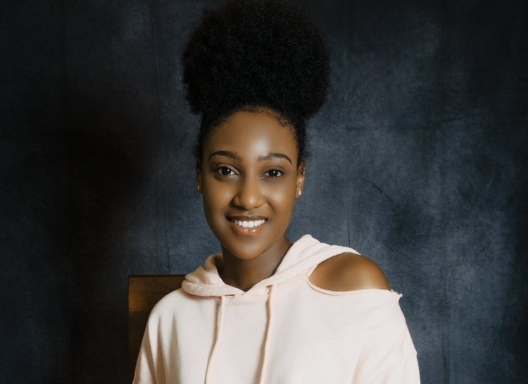 Cheveux naturels sur Amira Abed ra 