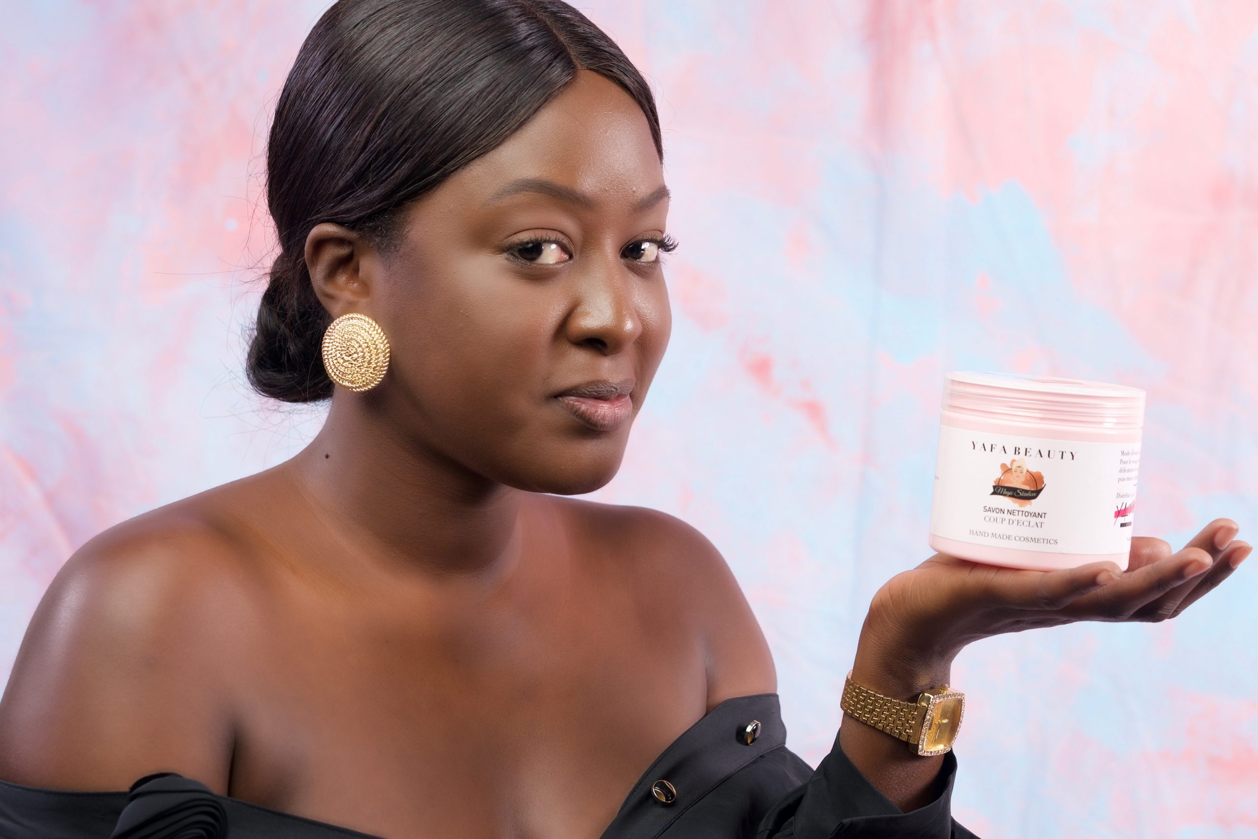 Cette année 23 marques inédites ont retenu notre attention. Une petite présentation de ces nouveaux concepts s’impose à notre communauté dont vous faites partie. Voici donc, 23 marques de cosmétiques africaines à découvrir en 2021
