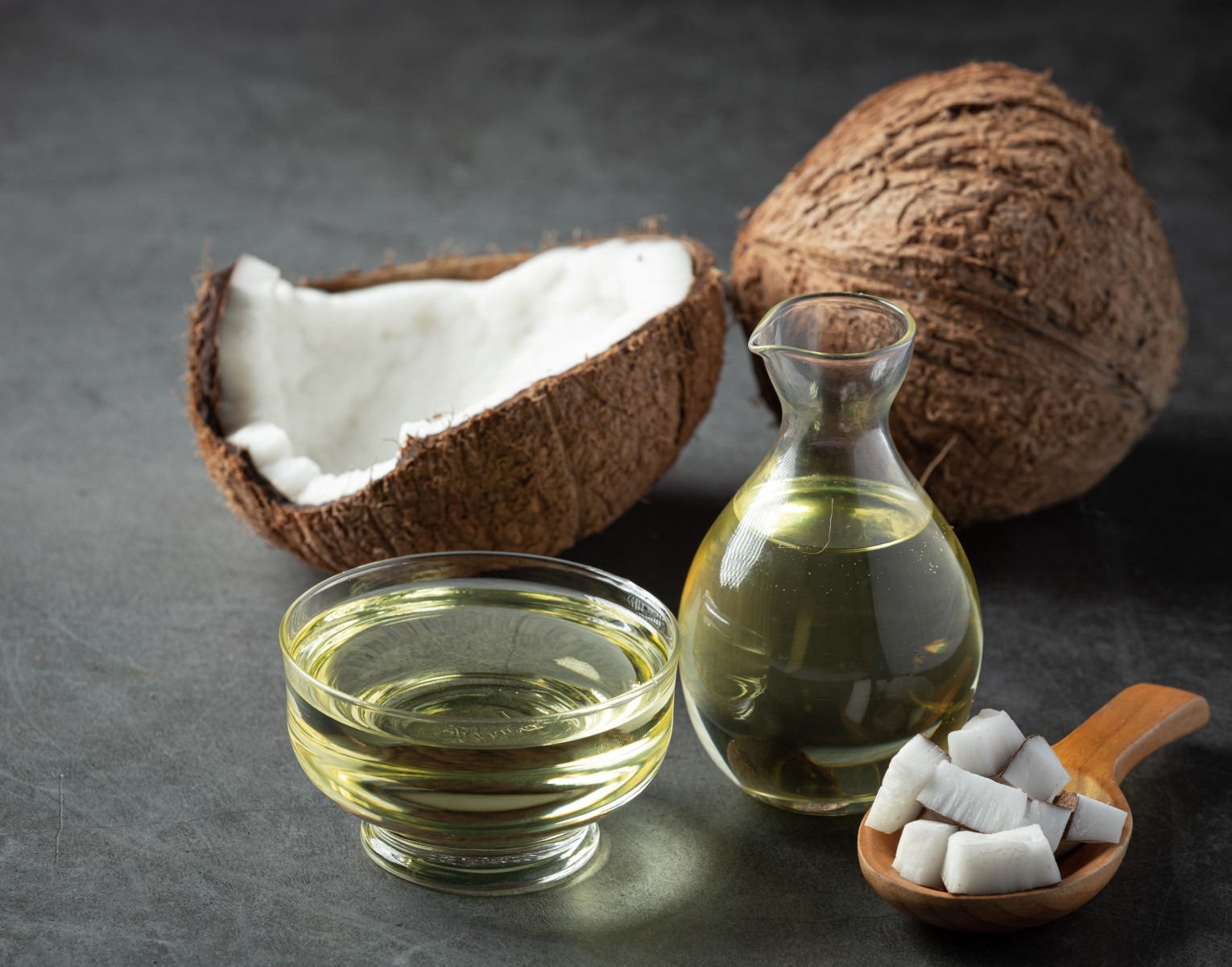 Huile de coco, ingrédient naturel bénéfique aux cheveux 