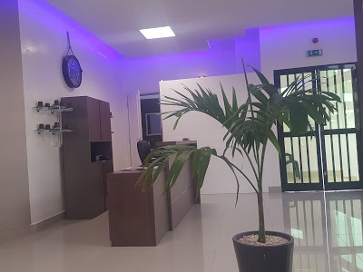 Intérieur du centre de beauté Espace Homme Men'ly situé à Dakar- SETALMAA