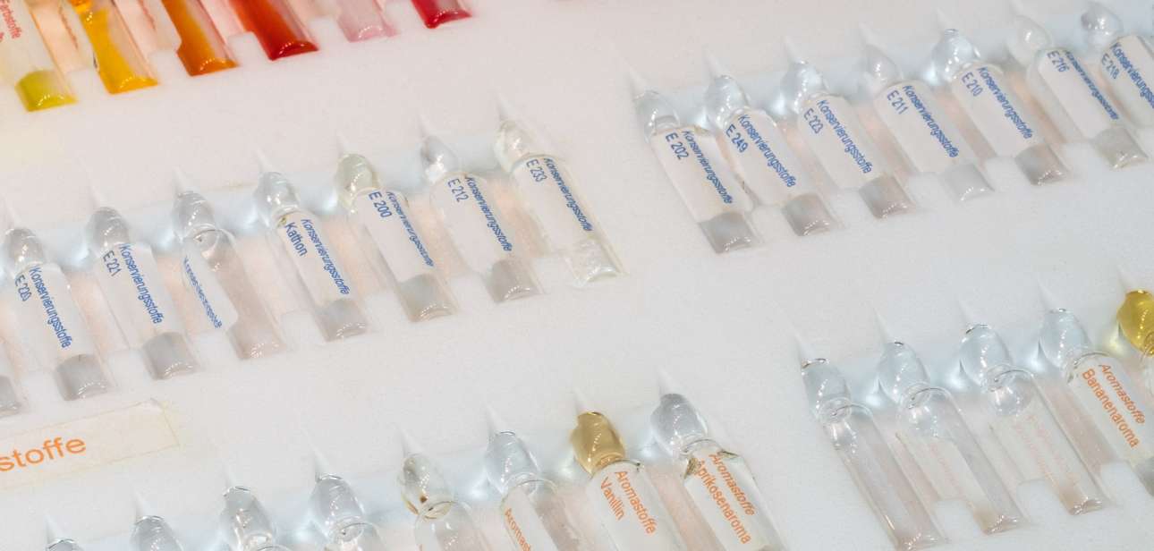 Si vous cherchez à désintoxiquer votre routine de beauté, voici tout ce que vous devez savoir sur les ingrédients allergènes dans les cosmétiques.