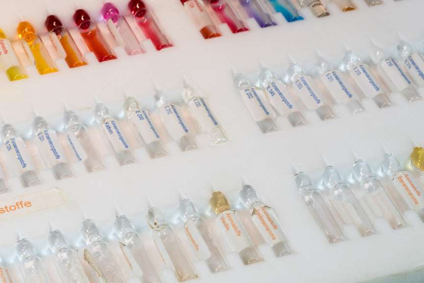 Si vous cherchez à désintoxiquer votre routine de beauté, voici tout ce que vous devez savoir sur les ingrédients allergènes dans les cosmétiques.
