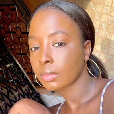 skininfluenceuse ou influenceuse skincare