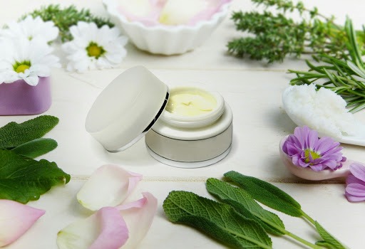 Cosmétiques de qualité non certifiés bio : comment les choisir ? 